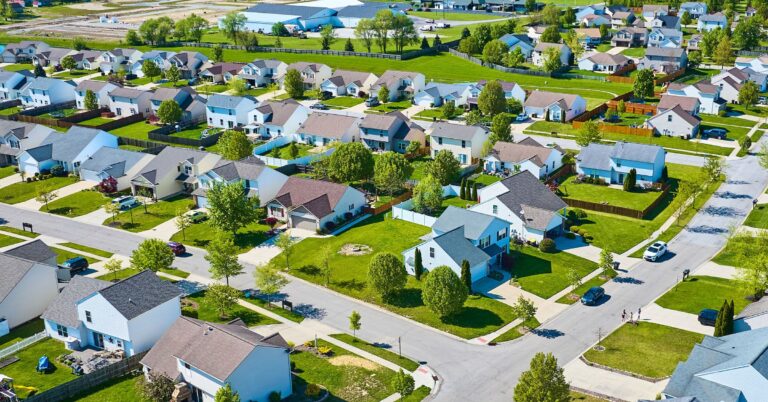 Navigating Real Estate Cycles: How to Adapt Your Real Estate Strategy for Every Economic Phase