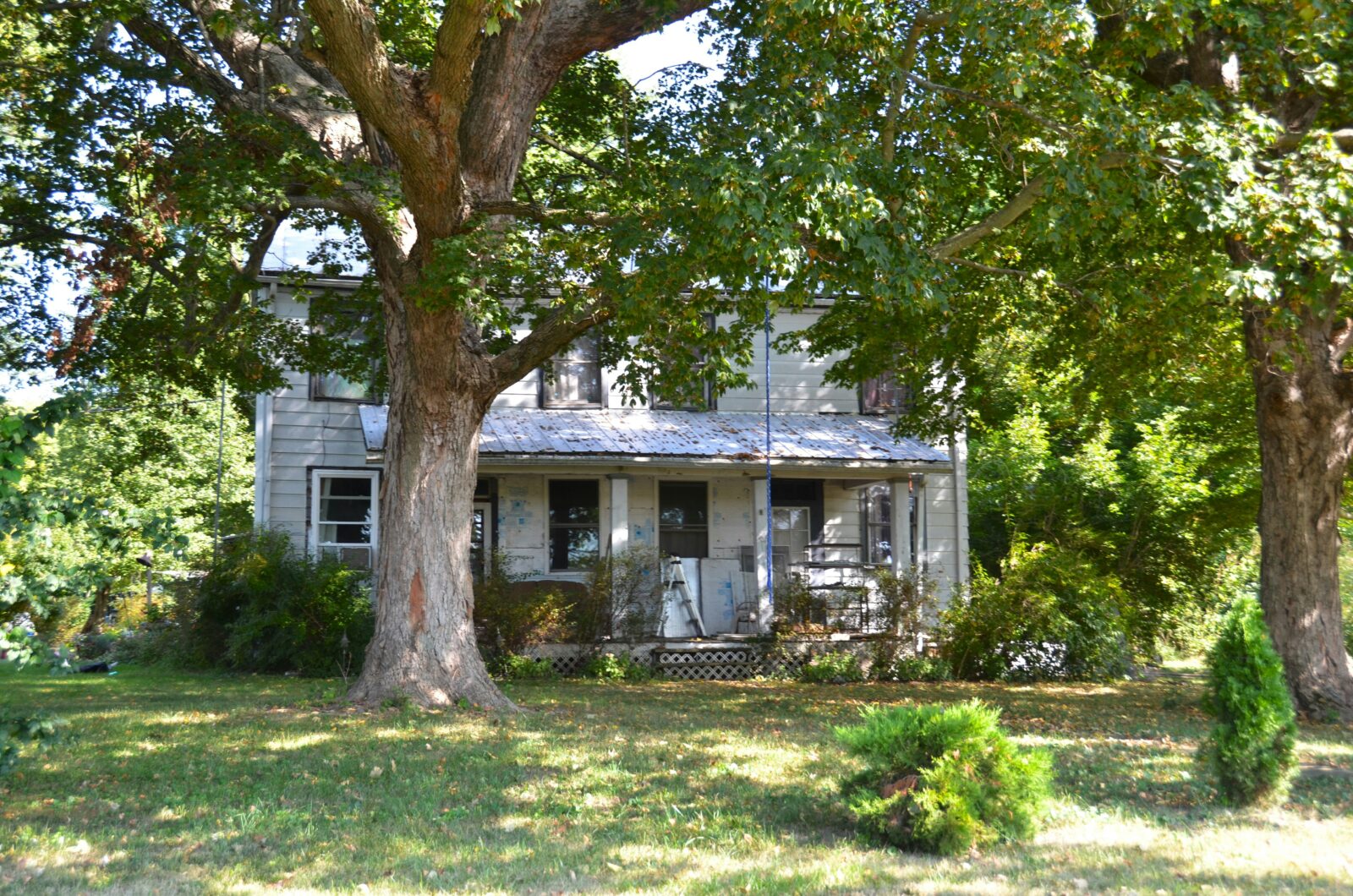 Finding Distressed Properties: A Hunter’s Guide to Off-Market Deals